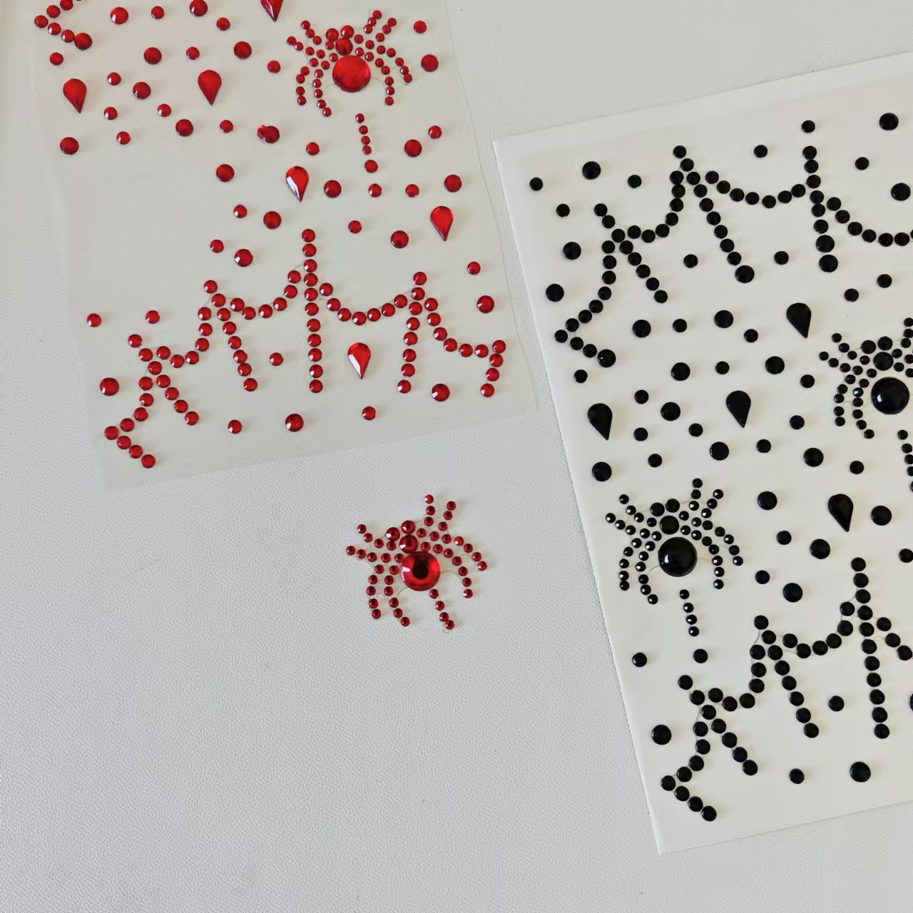 Halloween Party Supplies - ملصقات الهالوين للحفلات، مكياج للوجه، جليتر،